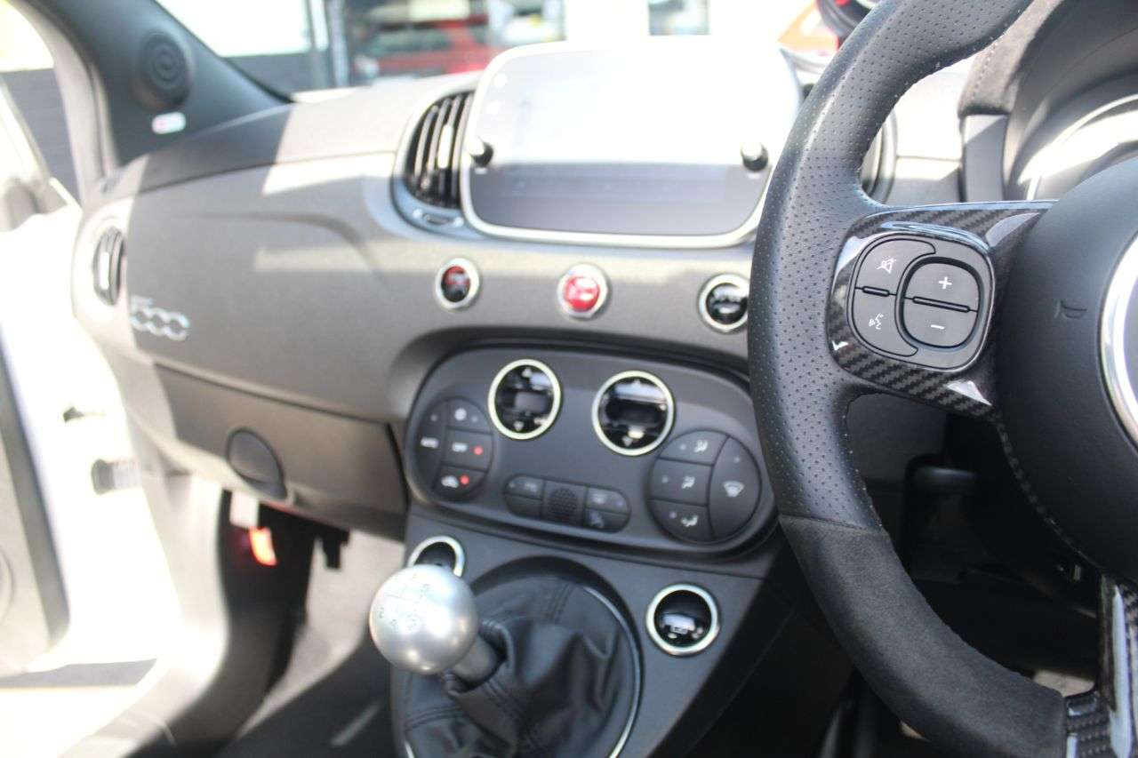 2020 ABARTH 595 2020 ABARTH 595