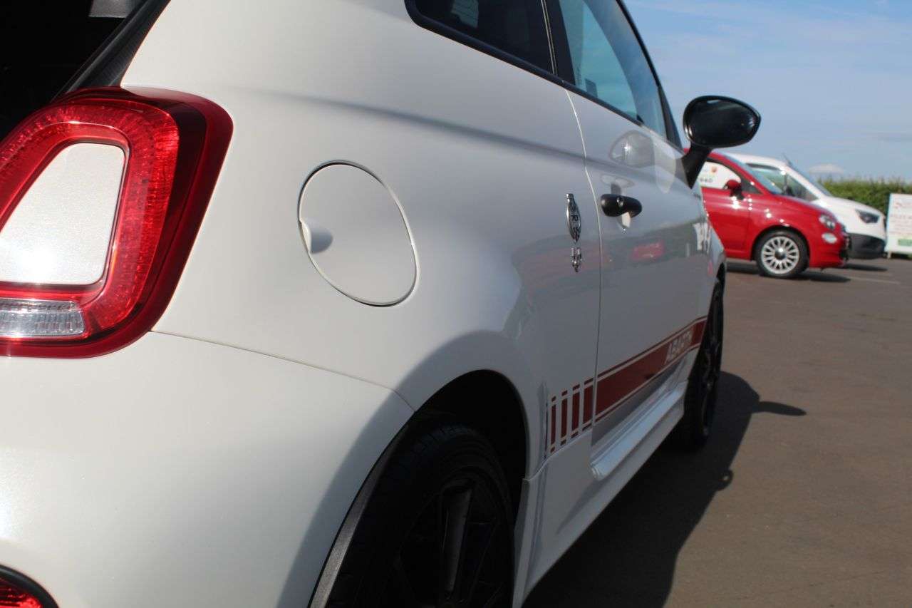 2020 ABARTH 595 2020 ABARTH 595