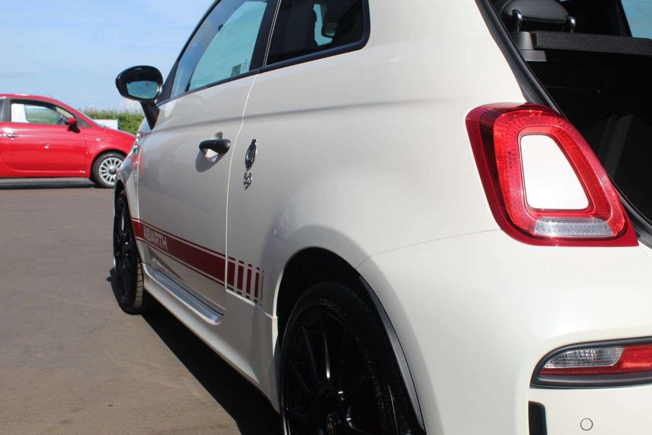 2020 ABARTH 595 2020 ABARTH 595