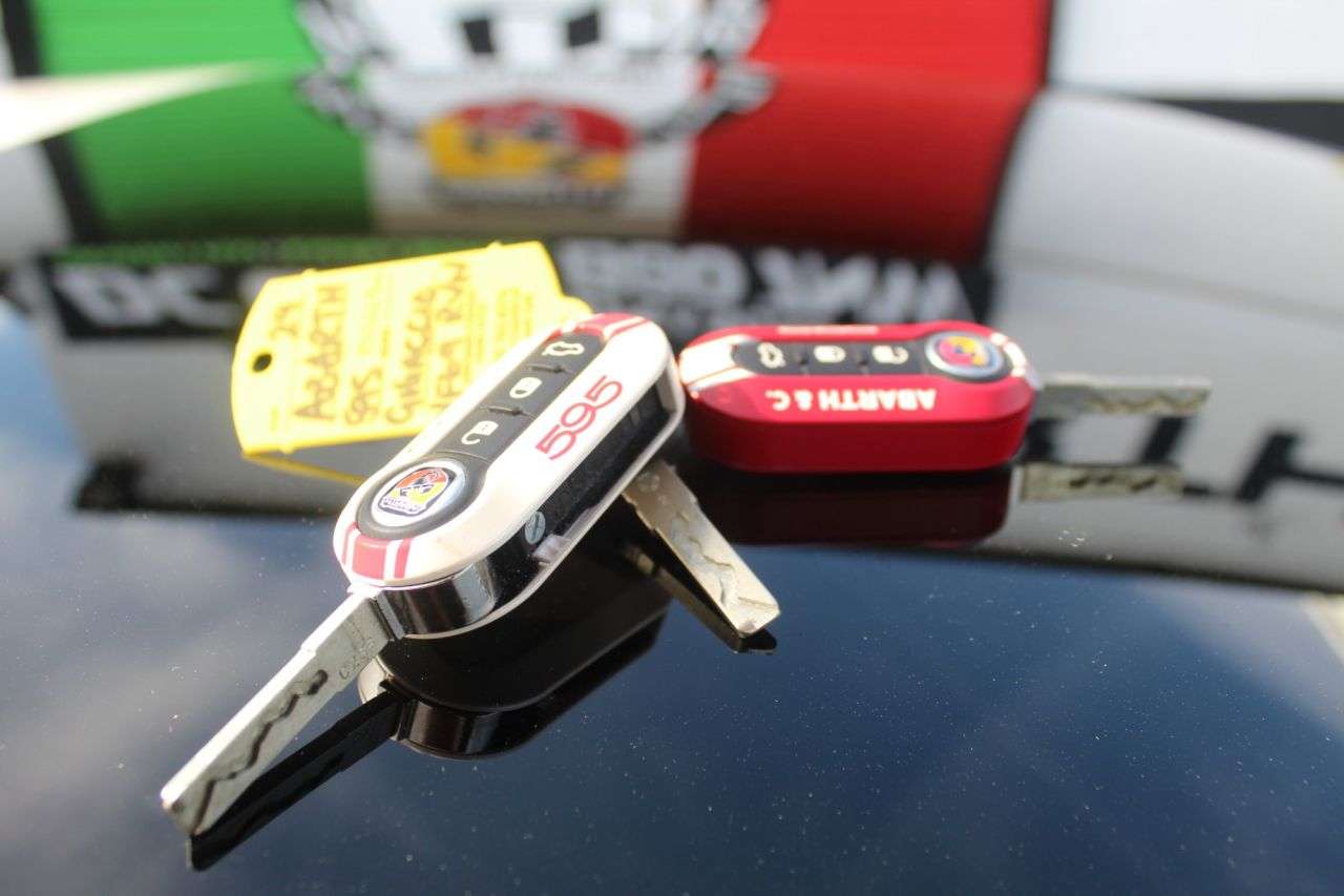 2020 ABARTH 595 2020 ABARTH 595