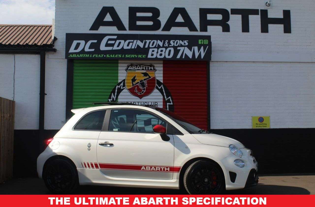 A 2020 ABARTH 595 1.4 T-Jet EsseEsse 70th Hatchback 3dr Petrol Manual Euro 6 (180 bhp) A 2020 ABARTH 595 1.4 T-Jet EsseEsse 70th Hatchback 3dr Petrol Manual Euro 6 (180 bhp)