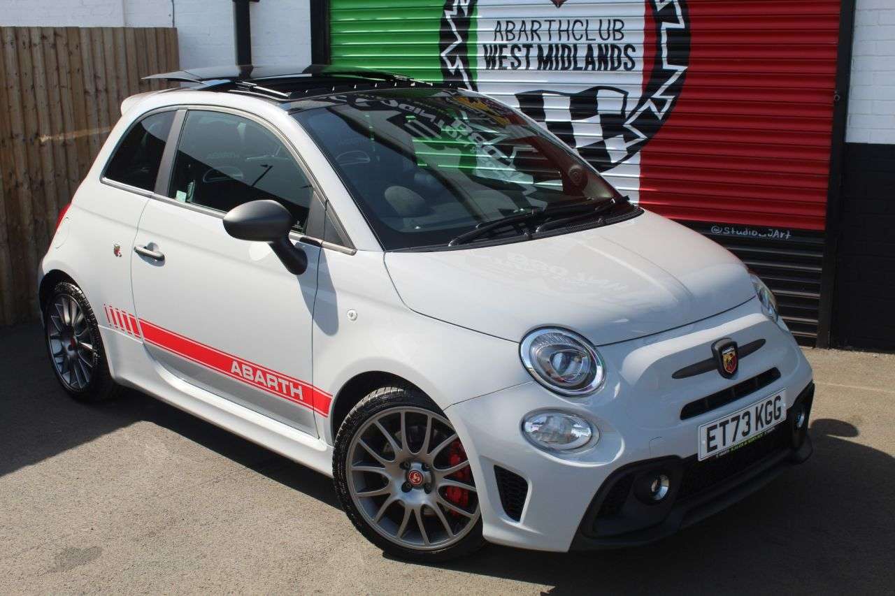 2024 ABARTH 695 2024 ABARTH 695