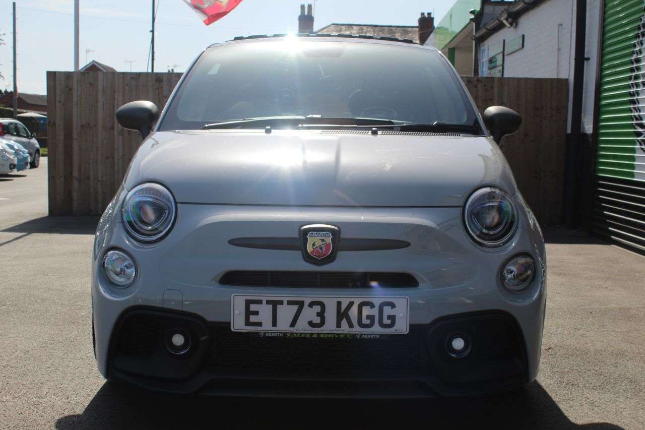 2024 ABARTH 695 2024 ABARTH 695