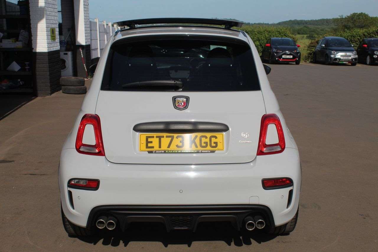 2024 ABARTH 695 2024 ABARTH 695