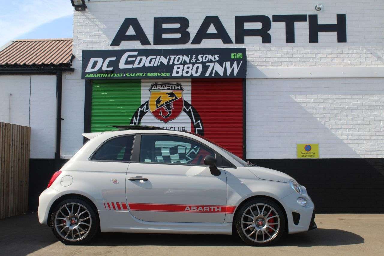 2024 ABARTH 695 2024 ABARTH 695