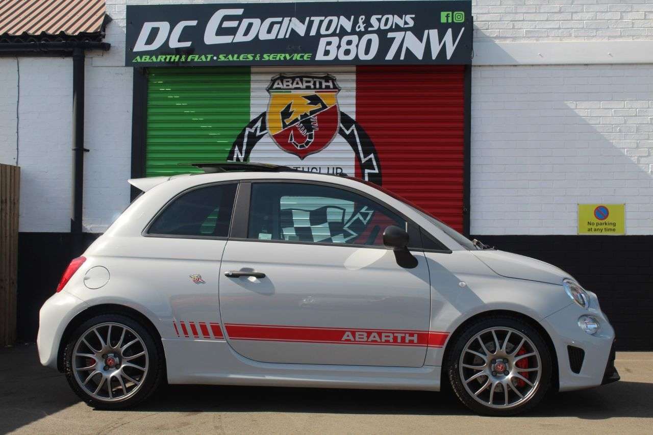 2024 ABARTH 695 2024 ABARTH 695