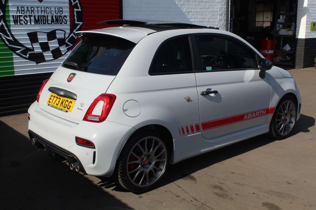 2024 ABARTH 695 2024 ABARTH 695