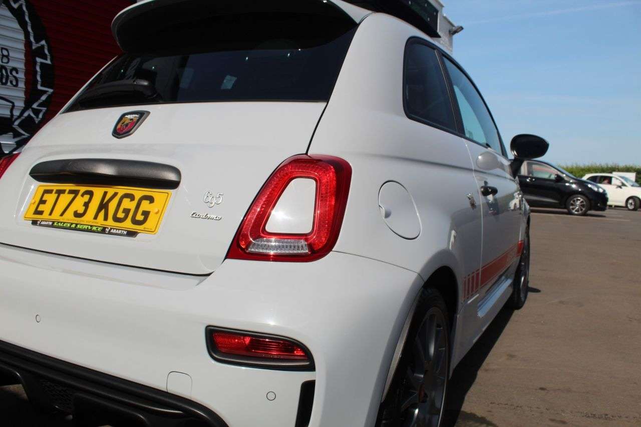 2024 ABARTH 695 2024 ABARTH 695