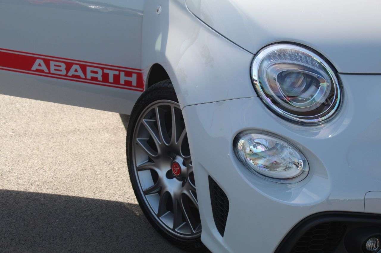 2024 ABARTH 695 2024 ABARTH 695