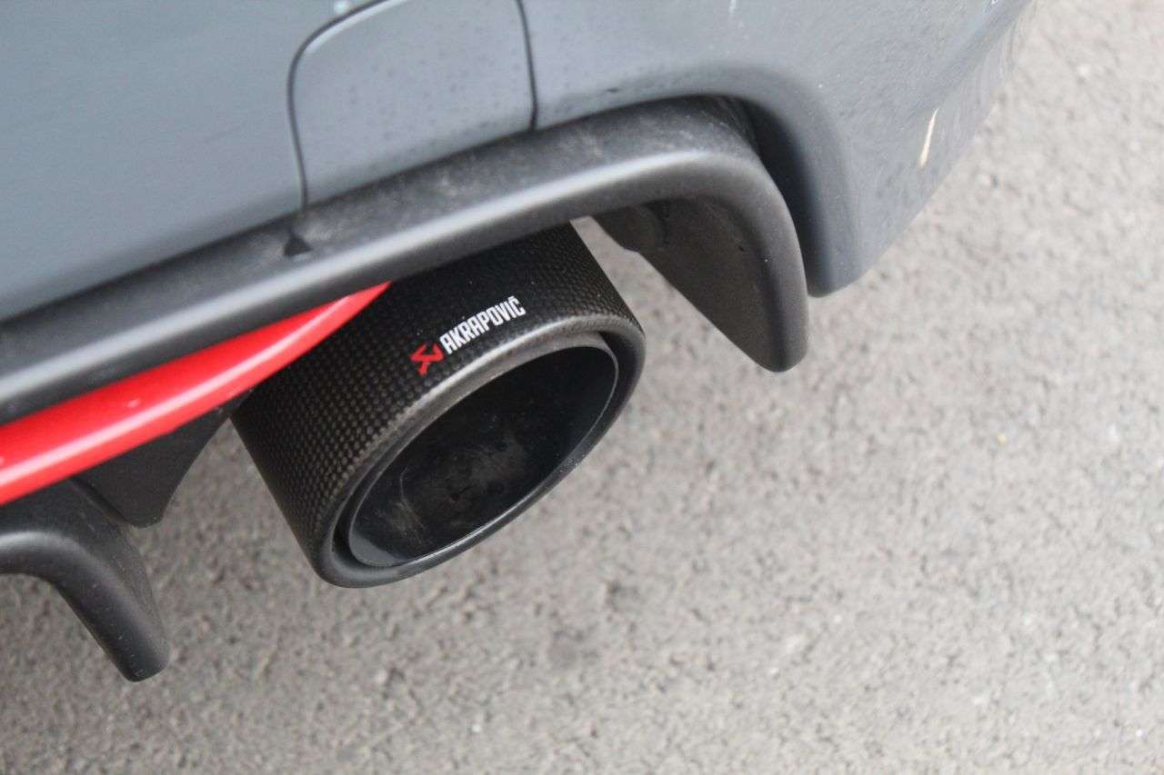 2018 ABARTH 695 2018 ABARTH 695