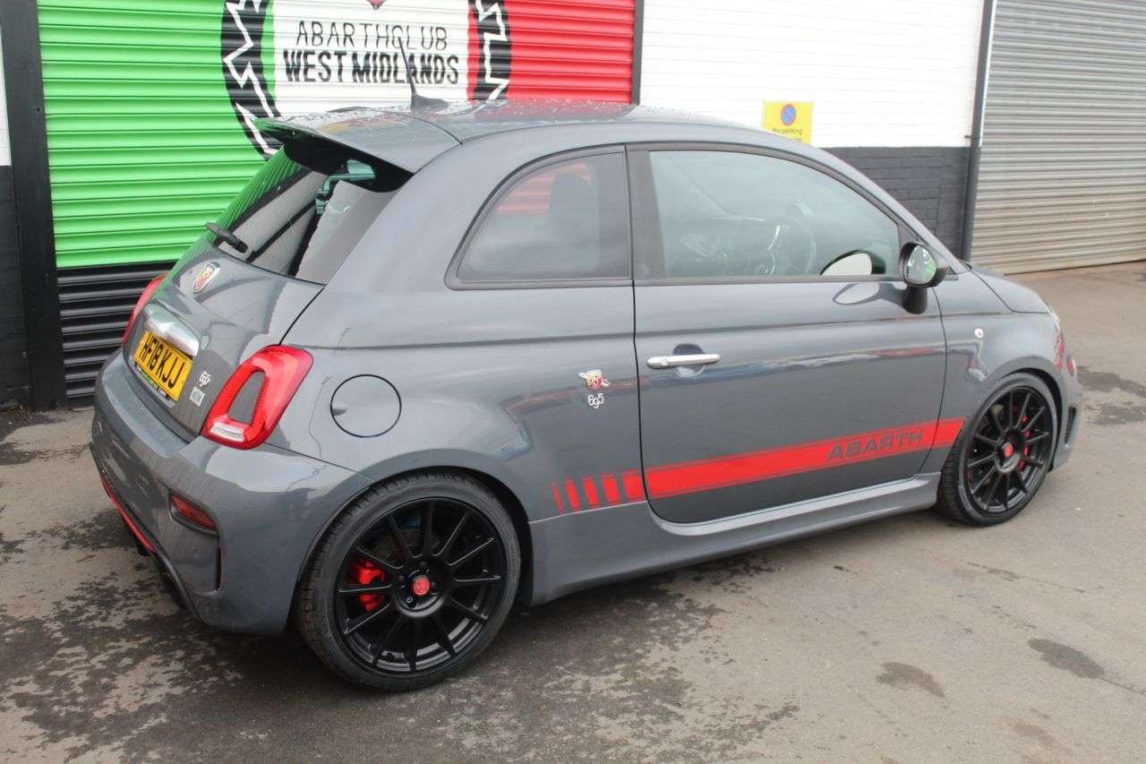 2018 ABARTH 695 2018 ABARTH 695