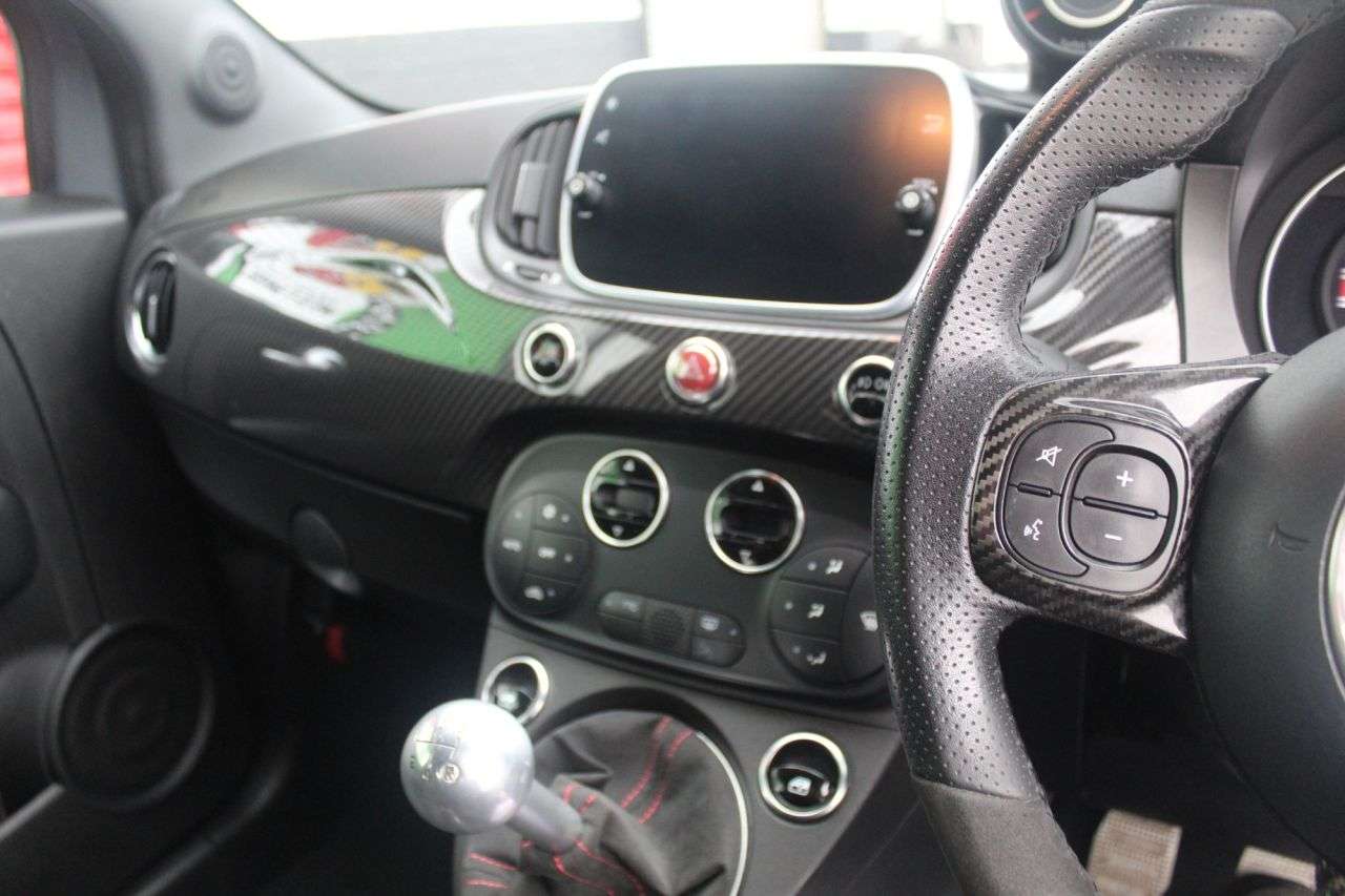 2018 ABARTH 695 2018 ABARTH 695