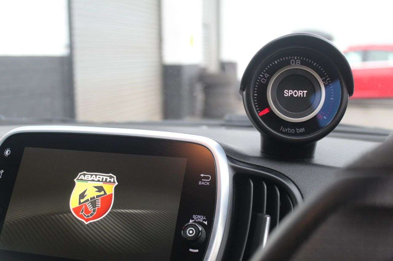 2018 ABARTH 695 2018 ABARTH 695
