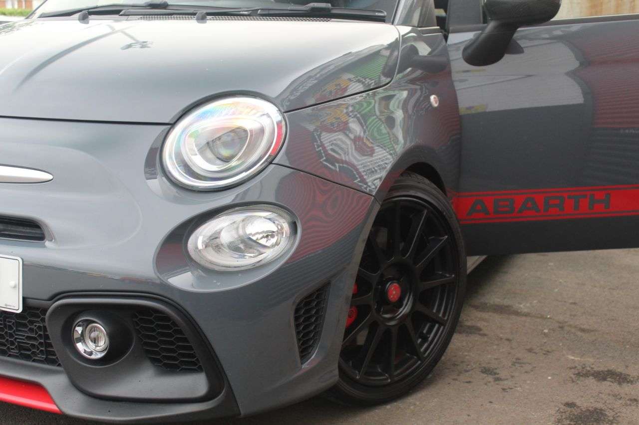 2018 ABARTH 695 2018 ABARTH 695