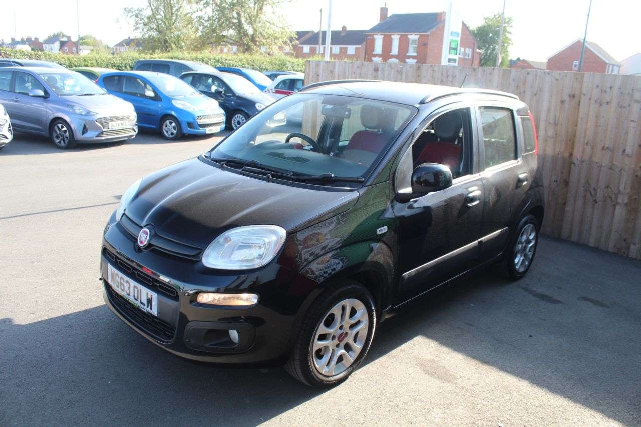 A 2013 FIAT PANDA 1.2 Lounge Hatchback 5dr Petrol Manual Euro 5 (69 bhp) A 2013 FIAT PANDA 1.2 Lounge Hatchback 5dr Petrol Manual Euro 5 (69 bhp)