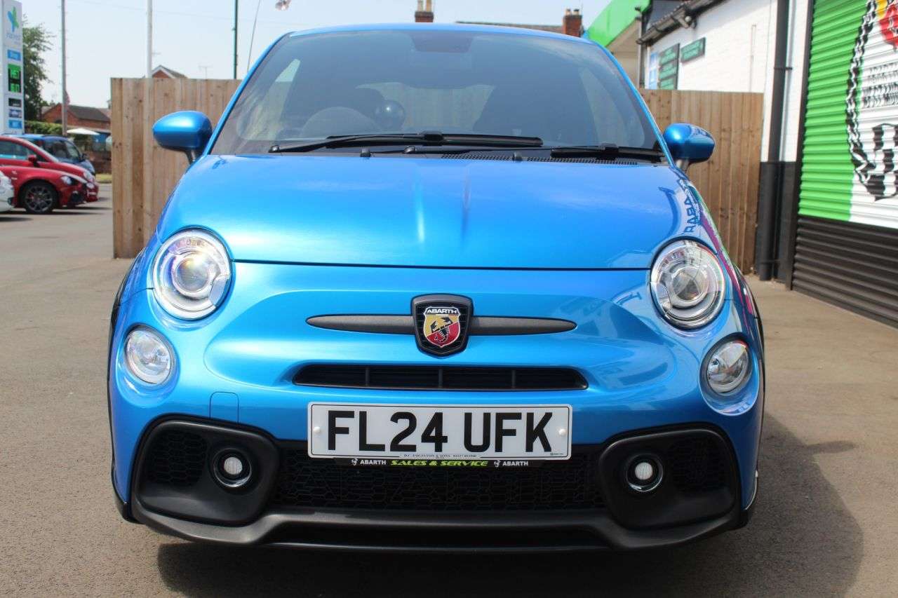 2024 ABARTH 695 2024 ABARTH 695