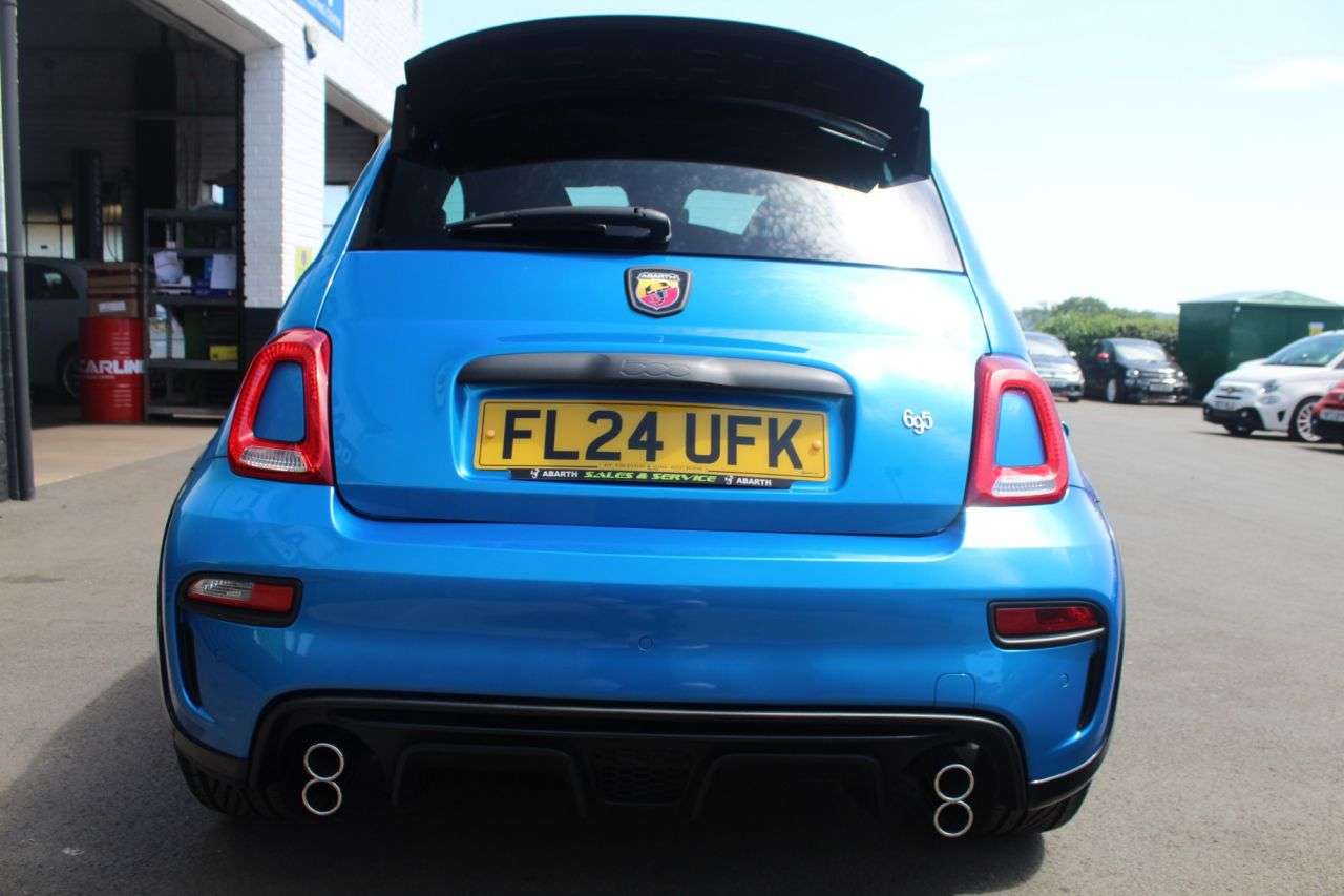 2024 ABARTH 695 2024 ABARTH 695