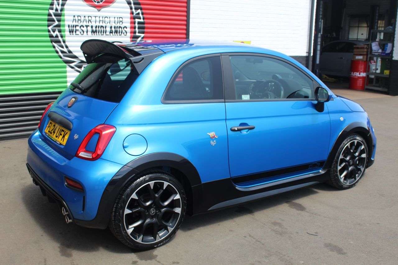 2024 ABARTH 695 2024 ABARTH 695