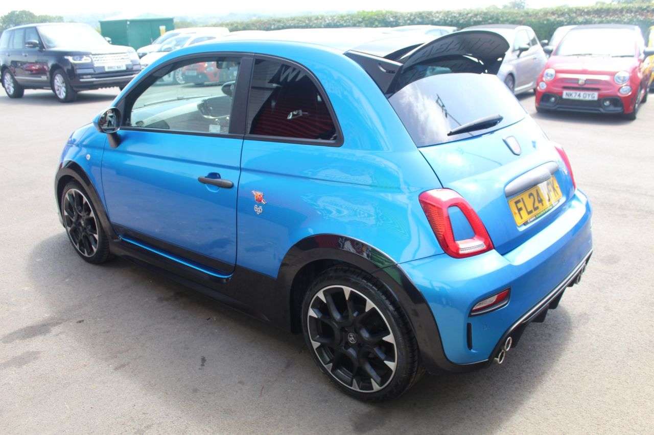 2024 ABARTH 695 2024 ABARTH 695