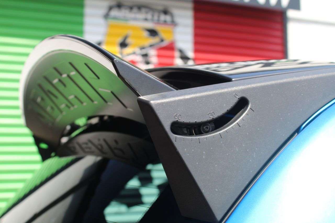 2024 ABARTH 695 2024 ABARTH 695