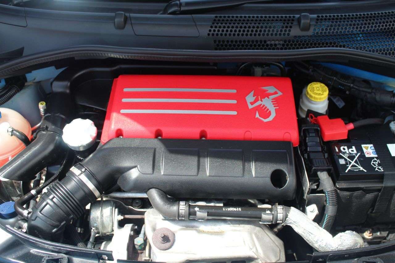 2024 ABARTH 695 2024 ABARTH 695