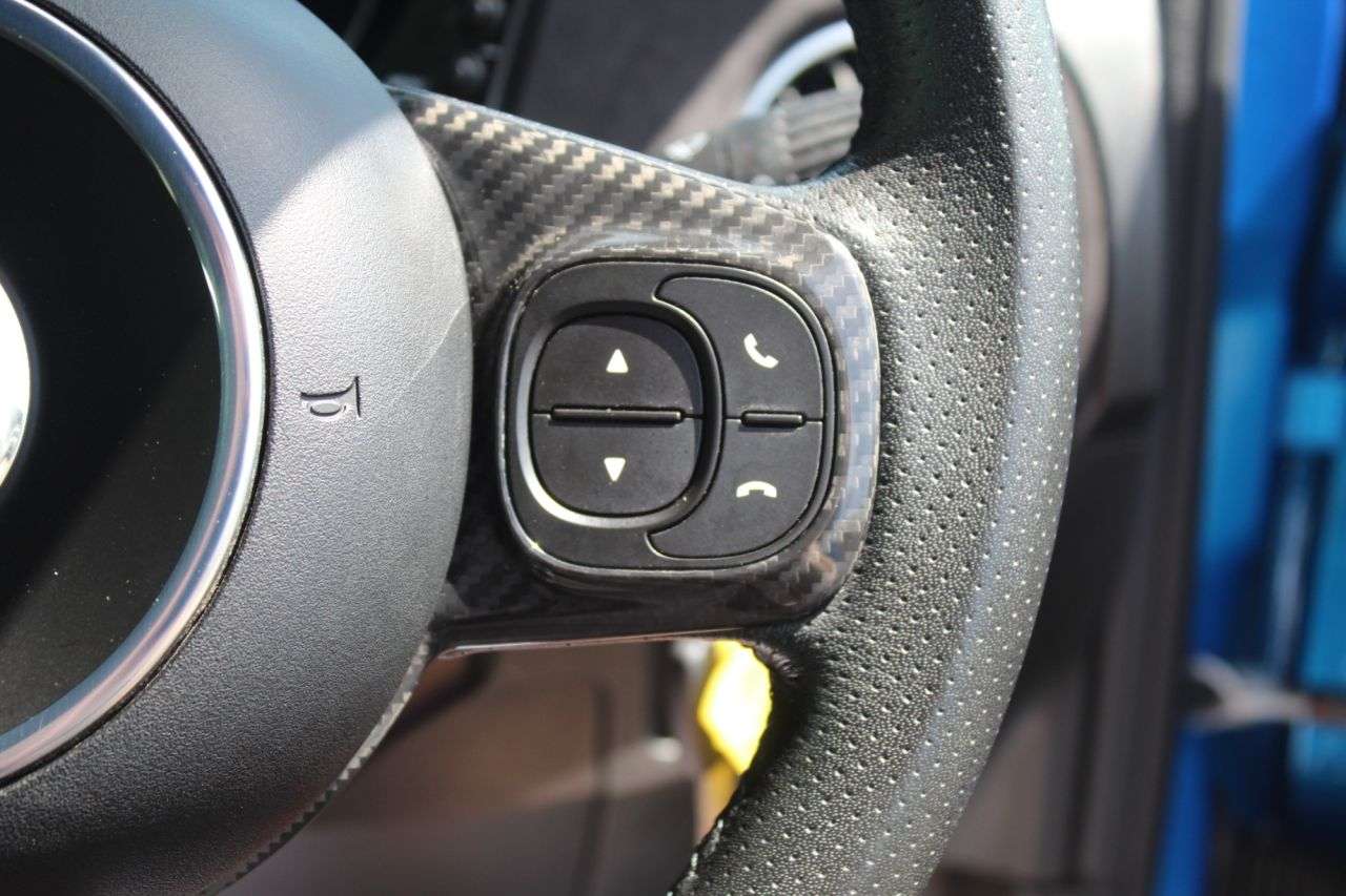 2024 ABARTH 695 2024 ABARTH 695