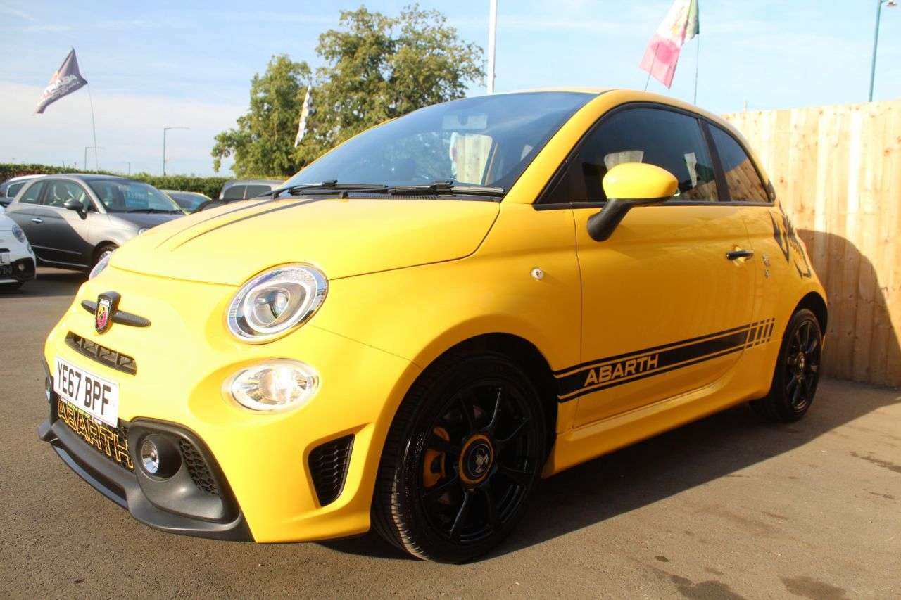 A 2017 ABARTH 500 595 MTA A 2017 ABARTH 500 595 MTA