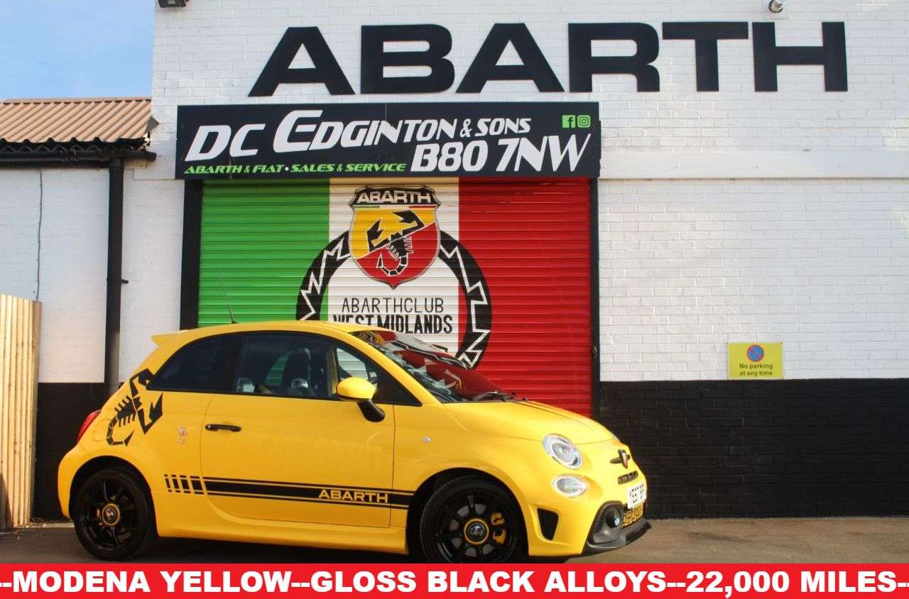 A 2017 ABARTH 500 595 MTA A 2017 ABARTH 500 595 MTA