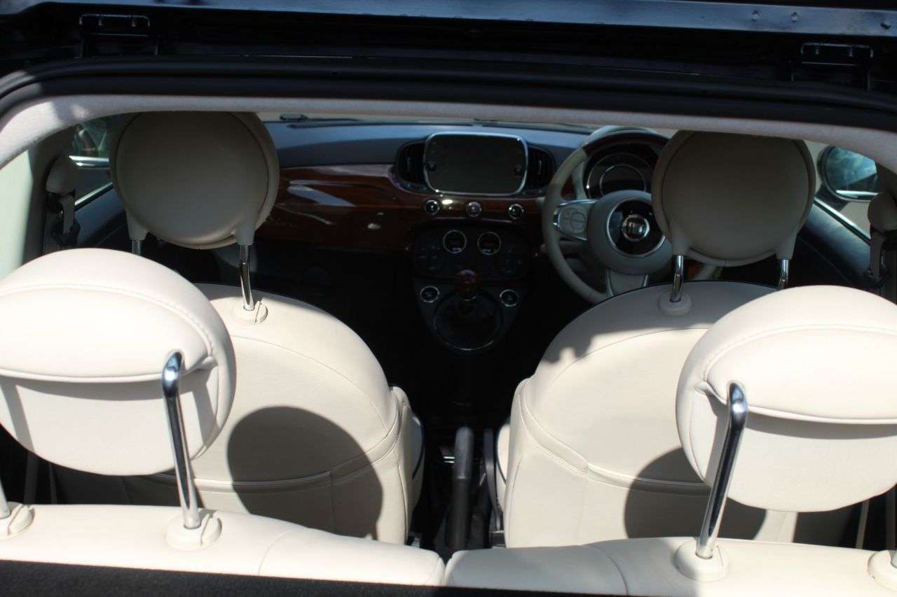 2017 FIAT 500 2017 FIAT 500