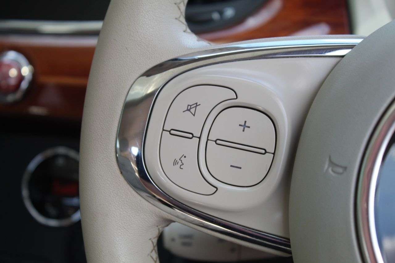 2017 FIAT 500 2017 FIAT 500