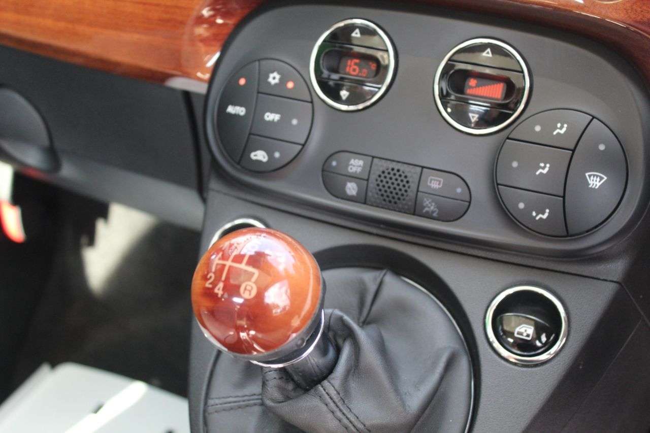 2017 FIAT 500 2017 FIAT 500