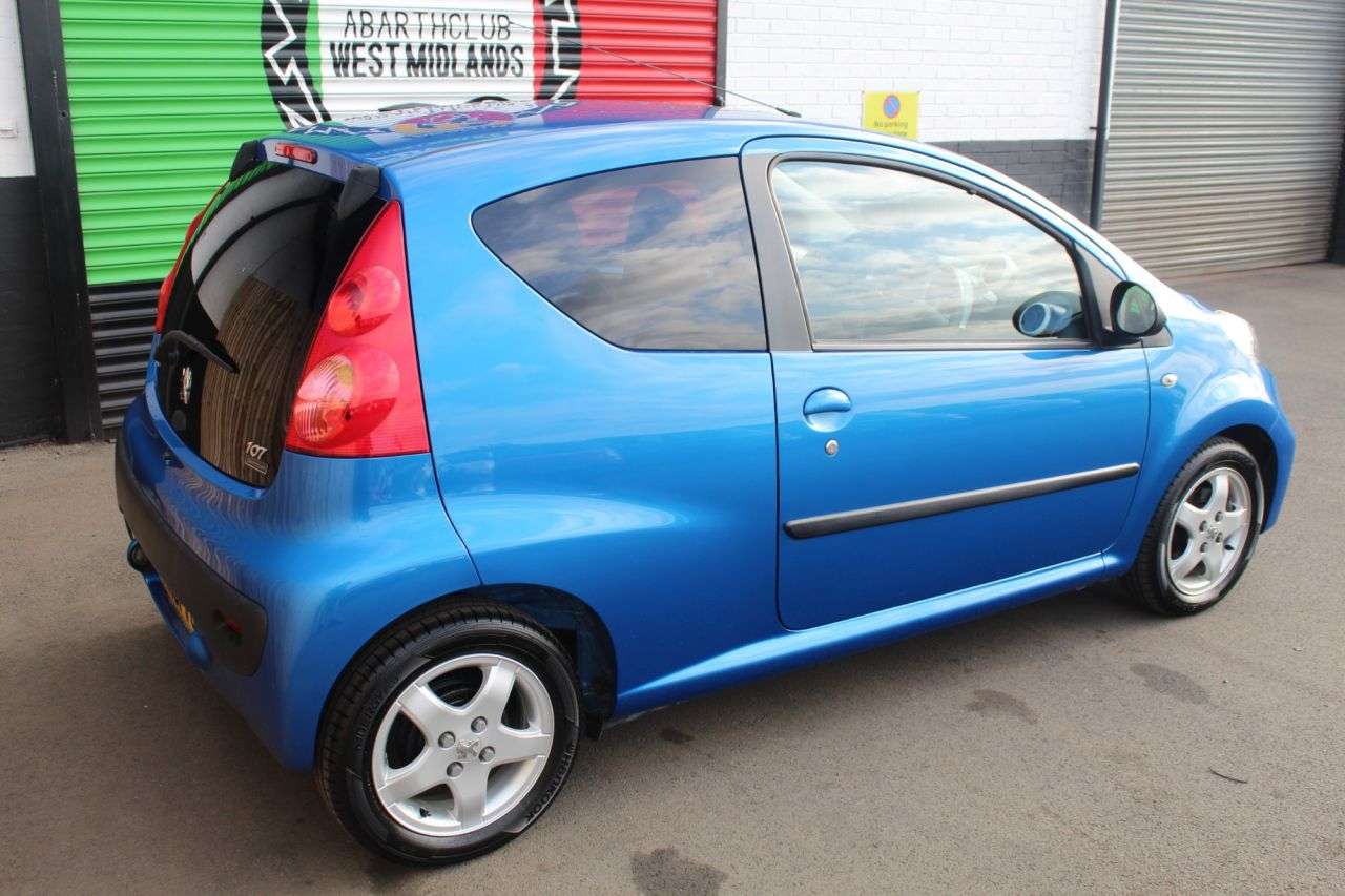 2011 PEUGEOT 107 2011 PEUGEOT 107