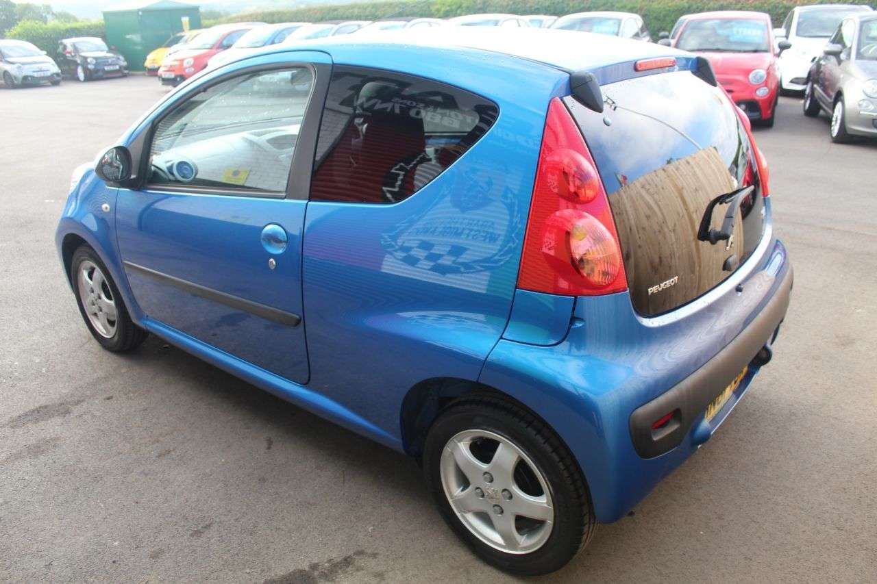 2011 PEUGEOT 107 2011 PEUGEOT 107