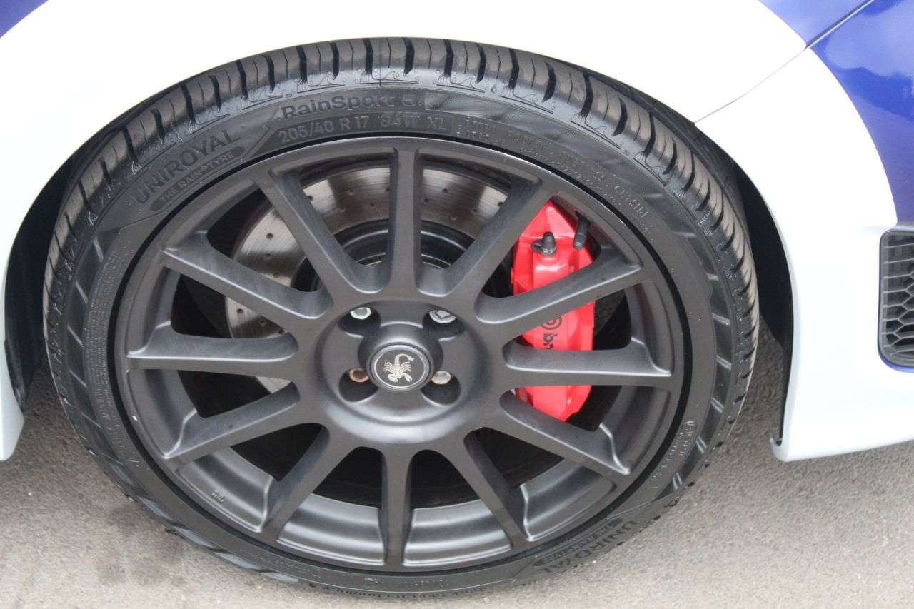 2021 ABARTH 695 2021 ABARTH 695
