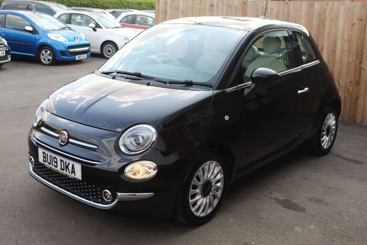 A 2019 FIAT 500 1.2 Lounge Hatchback 3dr Petrol Dualogic Euro 6 (s/s) (69 bhp) GREAT VALUE A 2019 FIAT 500 1.2 Lounge Hatchback 3dr Petrol Dualogic Euro 6 (s/s) (69 bhp) GREAT VALUE