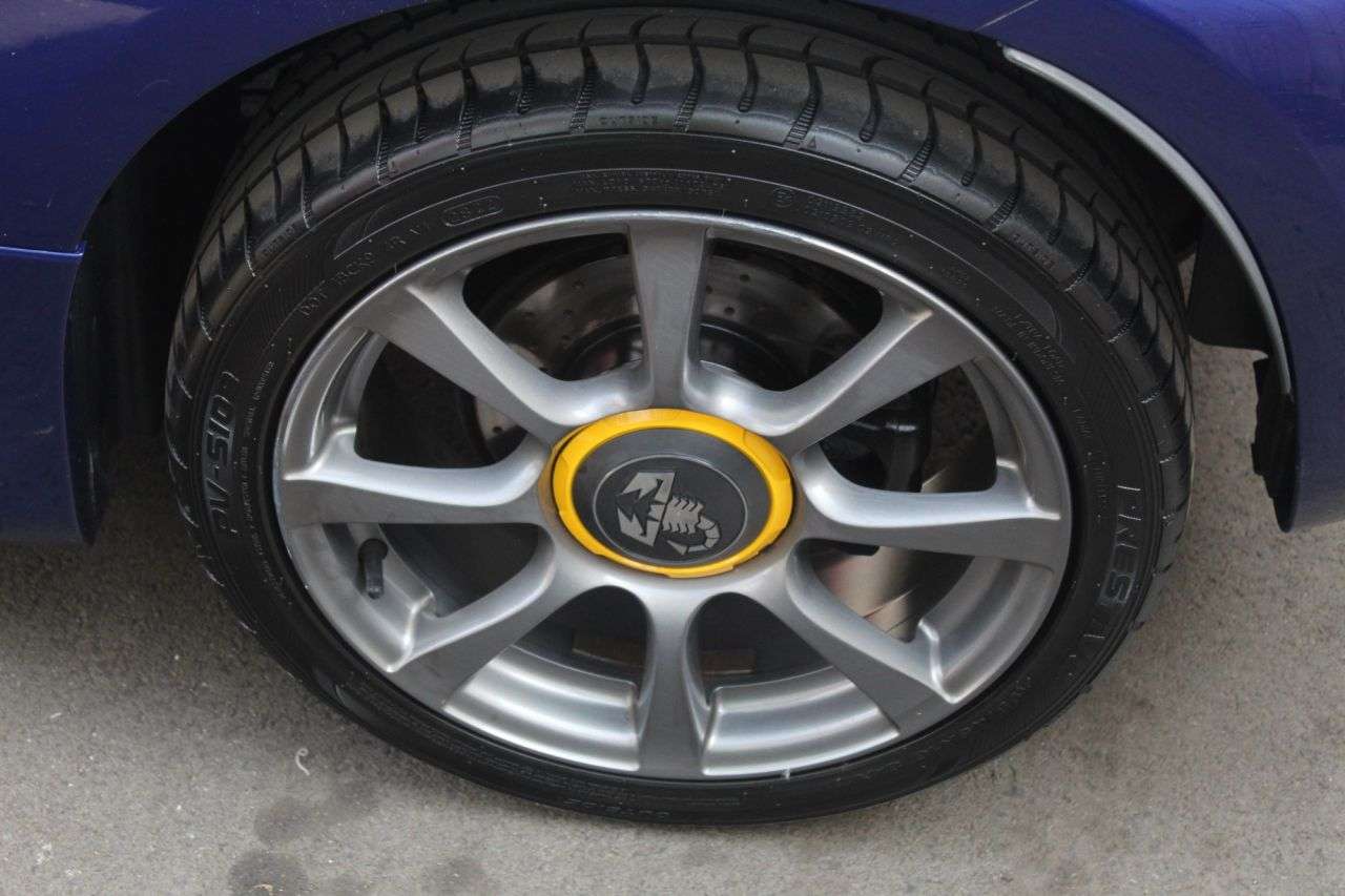 2018 ABARTH 595 2018 ABARTH 595
