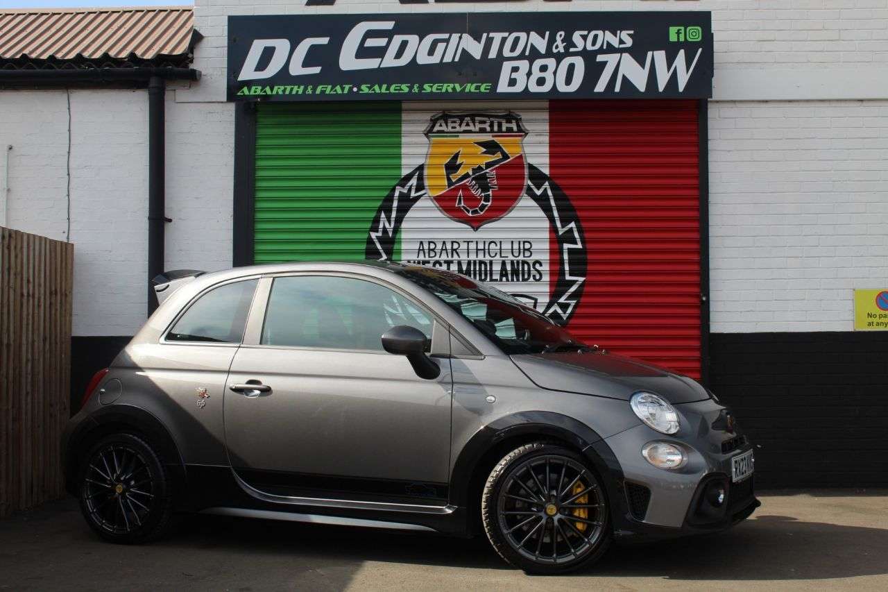 2023 ABARTH 695 2023 ABARTH 695