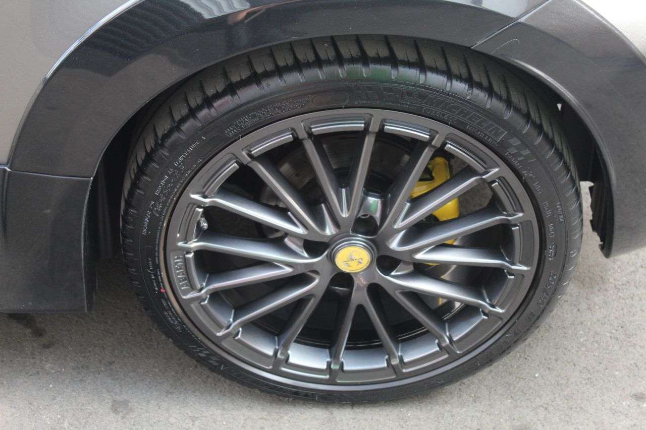 2023 ABARTH 695 2023 ABARTH 695