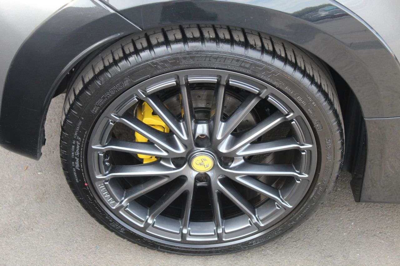 2023 ABARTH 695 2023 ABARTH 695