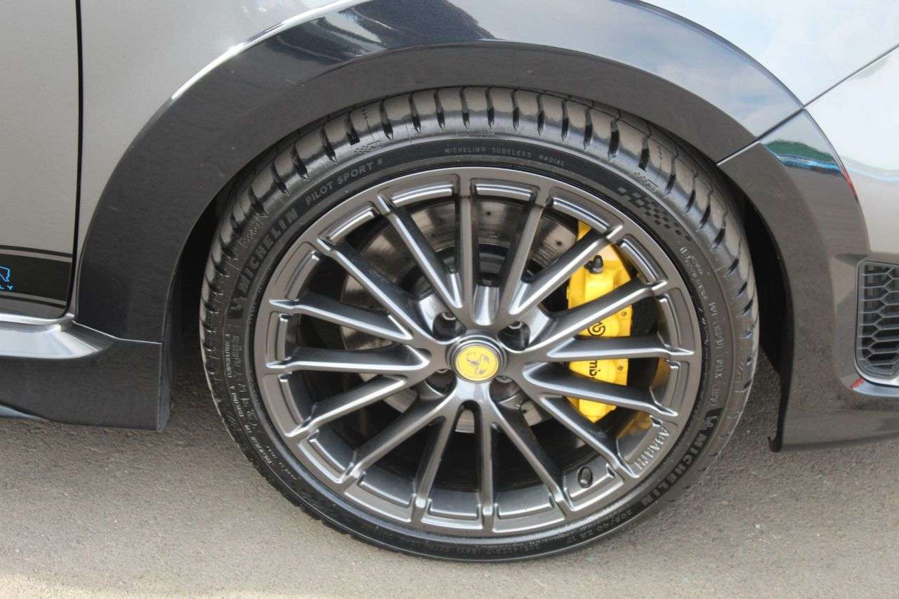 2023 ABARTH 695 2023 ABARTH 695
