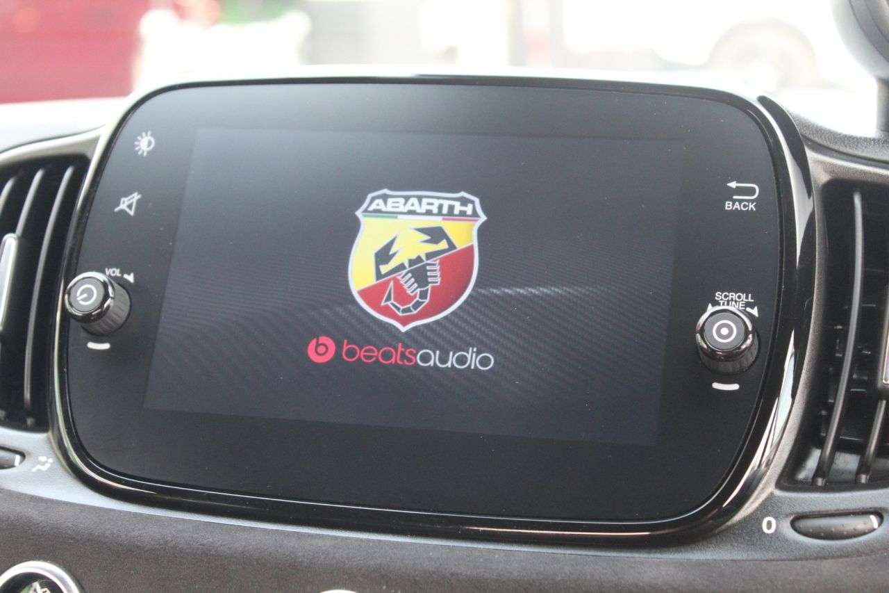 2023 ABARTH 695 2023 ABARTH 695