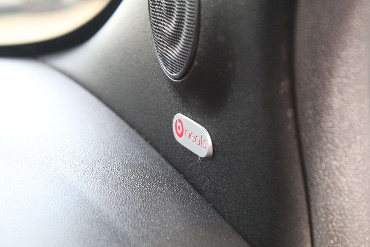 2023 ABARTH 695 2023 ABARTH 695