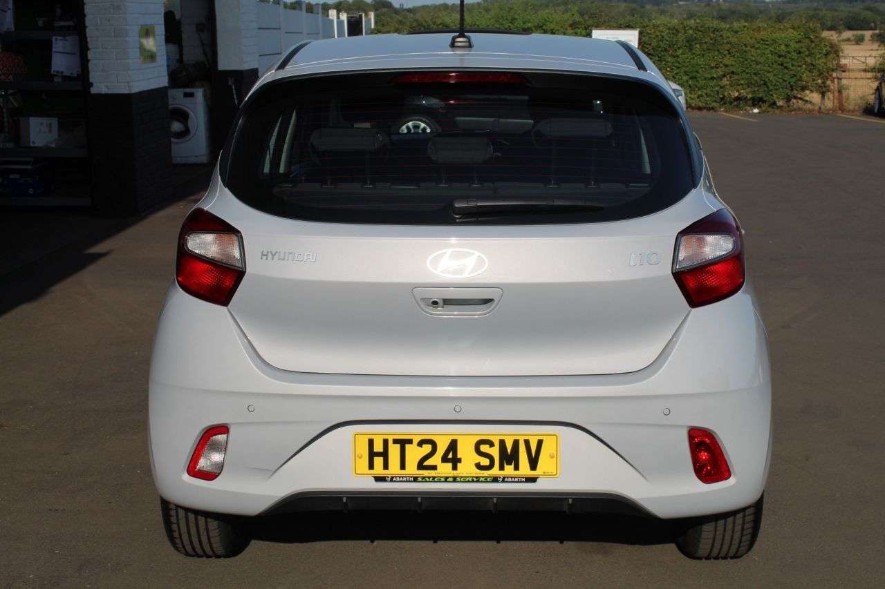 2024 HYUNDAI I10 2024 HYUNDAI I10