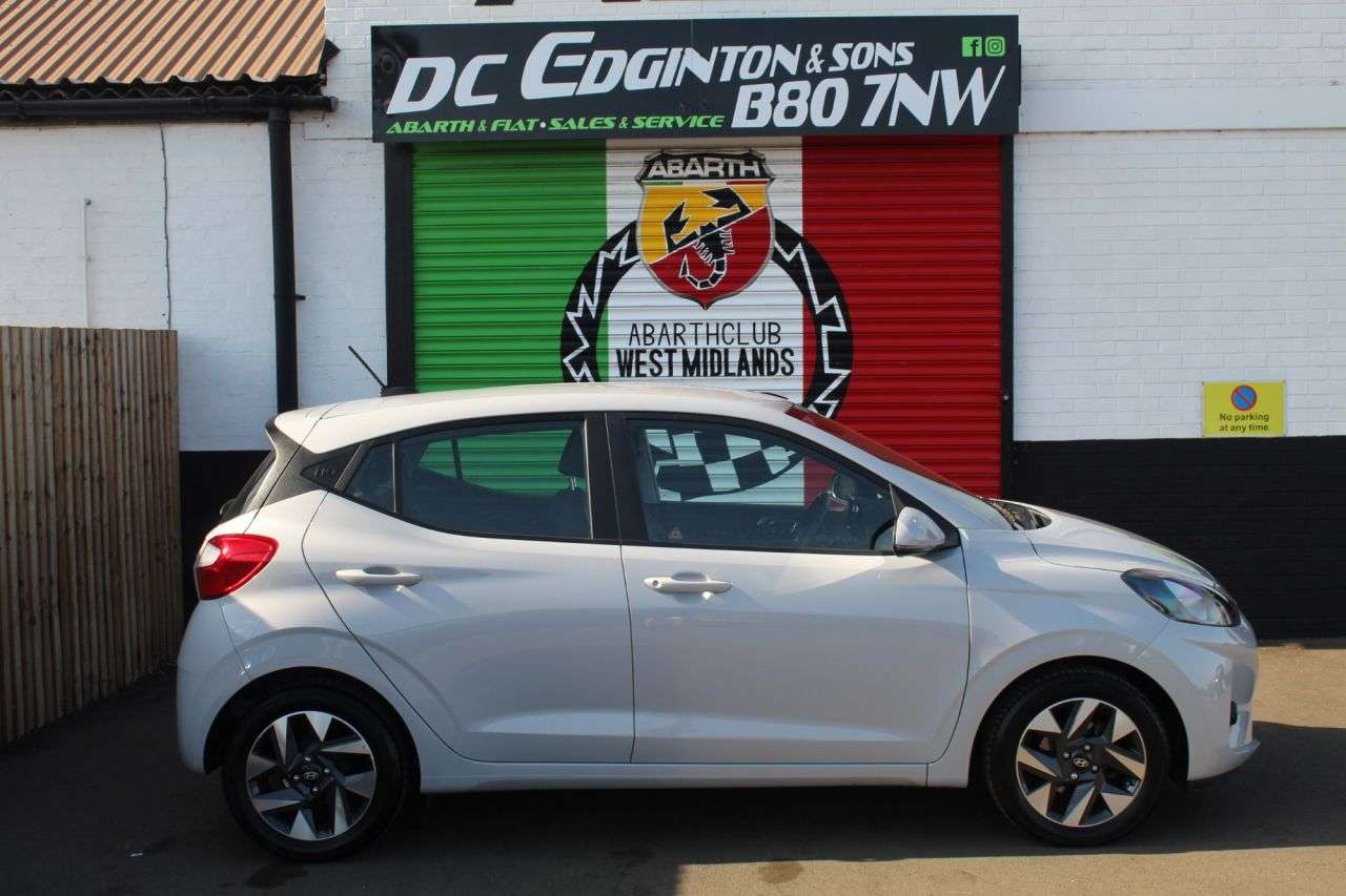 2024 HYUNDAI I10 2024 HYUNDAI I10