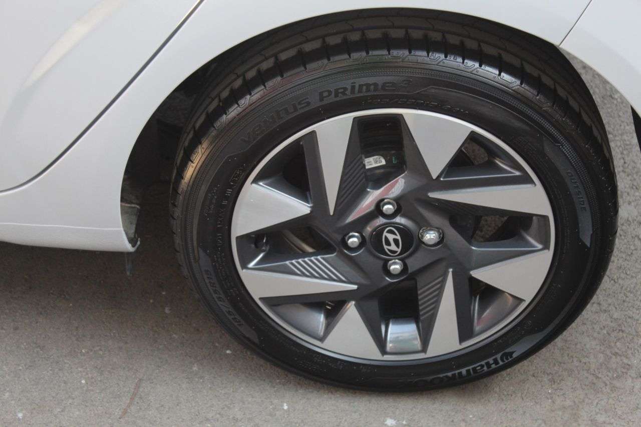2024 HYUNDAI I10 2024 HYUNDAI I10