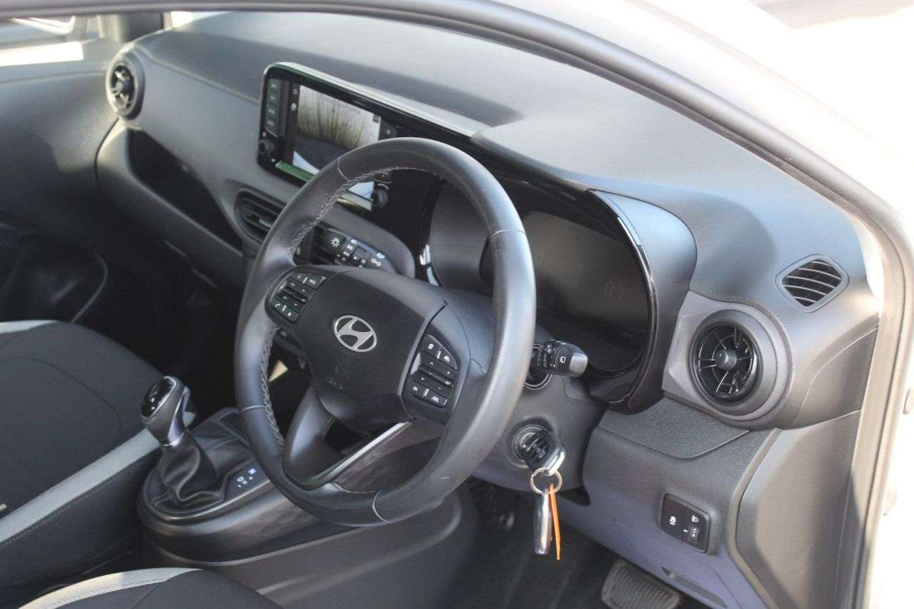 2024 HYUNDAI I10 2024 HYUNDAI I10