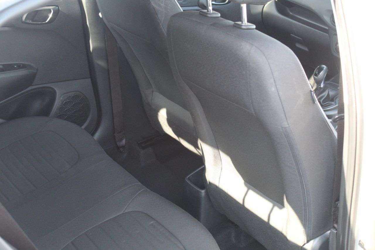 2024 HYUNDAI I10 2024 HYUNDAI I10