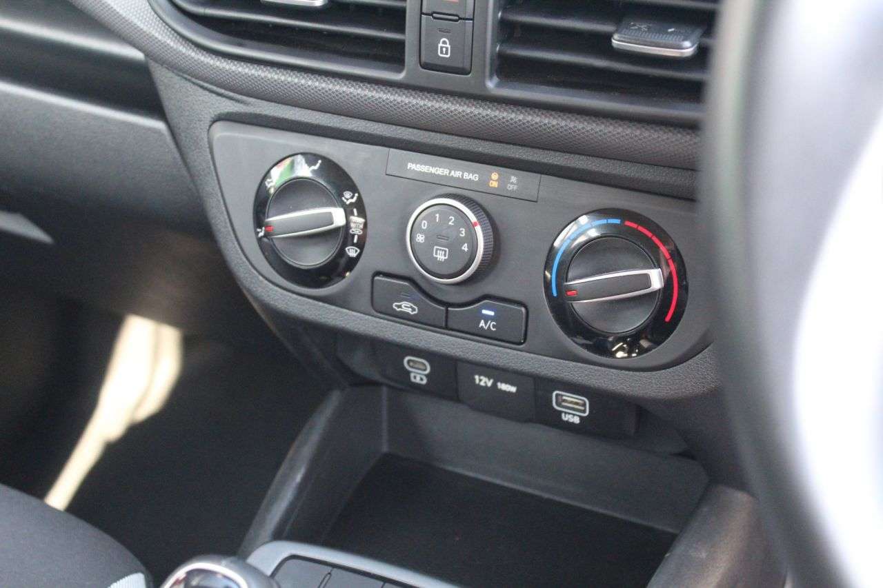 2024 HYUNDAI I10 2024 HYUNDAI I10