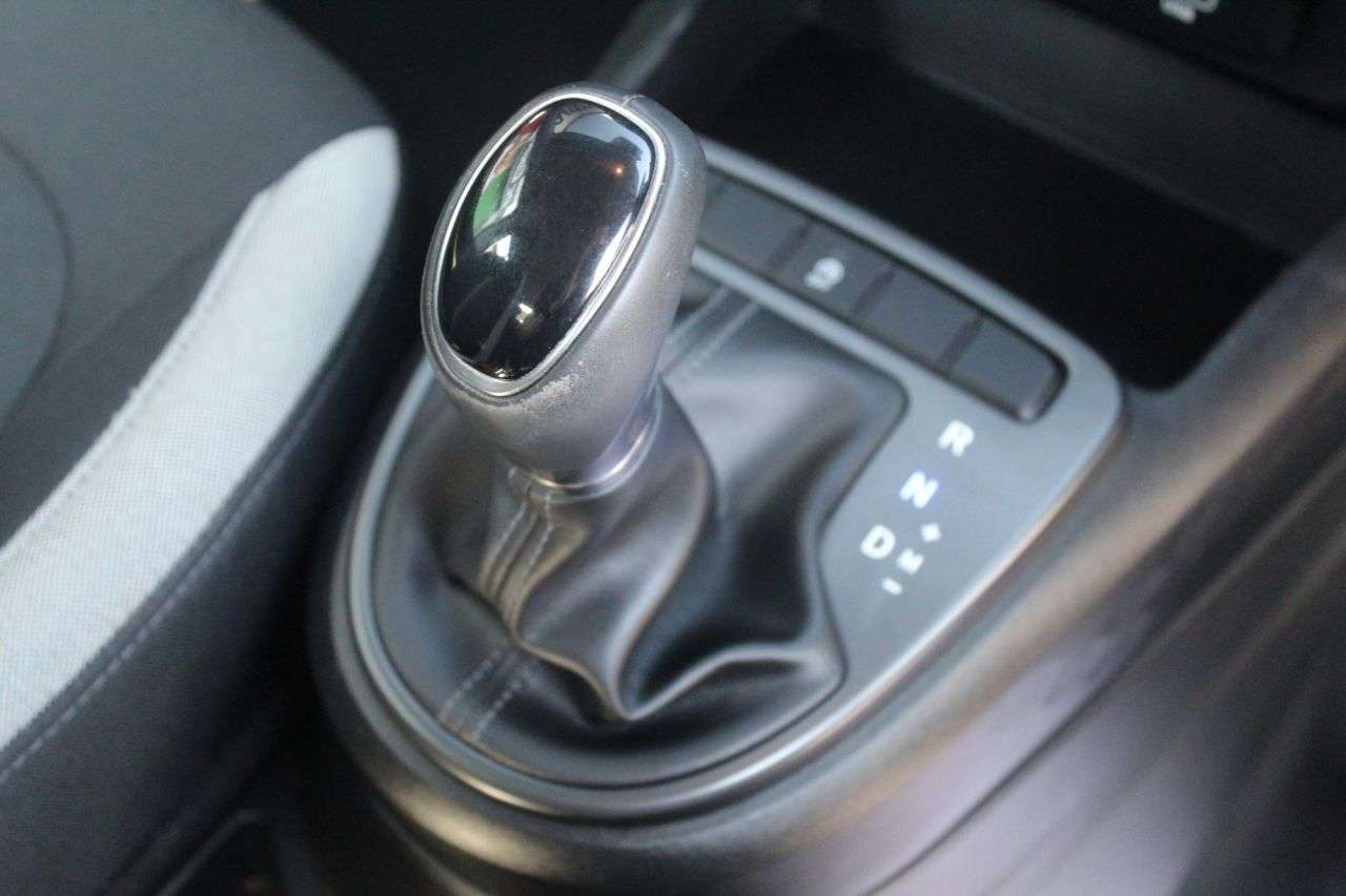 2024 HYUNDAI I10 2024 HYUNDAI I10