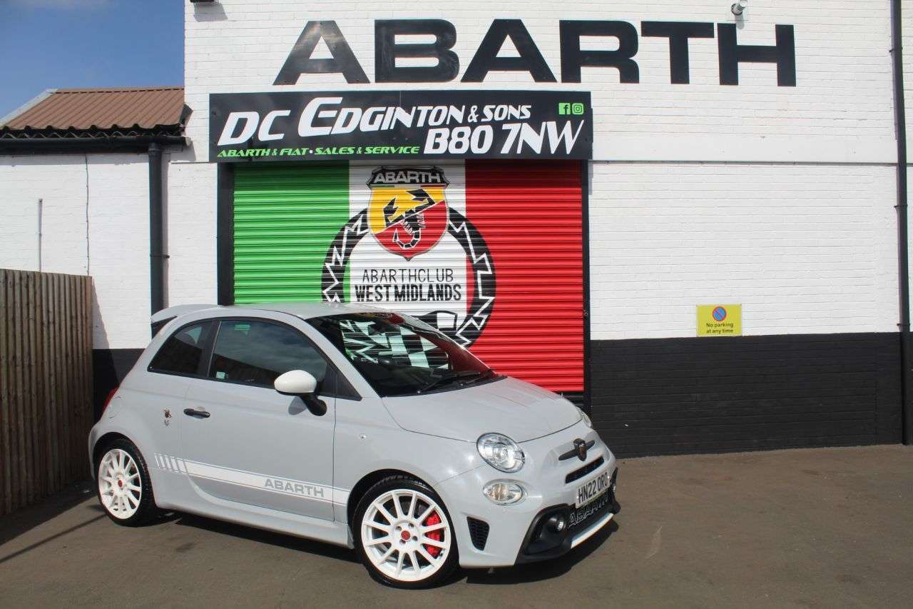 A 2022 ABARTH 695 1.4 T-Jet EsseEsse Hatchback 3dr Petrol Manual Euro 6 (180 bhp) A 2022 ABARTH 695 1.4 T-Jet EsseEsse Hatchback 3dr Petrol Manual Euro 6 (180 bhp)